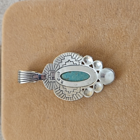 Roderick Tenorio Pendant - Picture 2 of 4